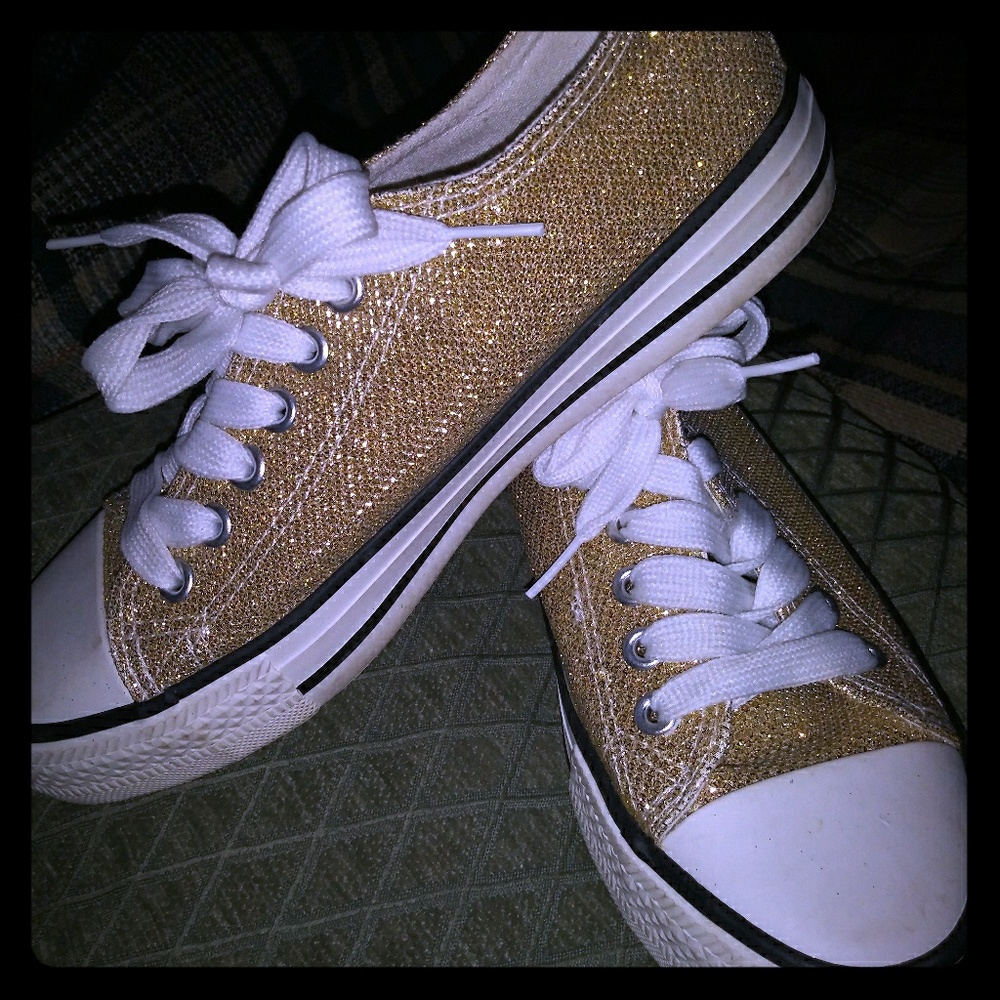 Gold sequence tennis shoes size 6